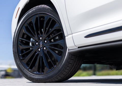 The stylish blacked-out 20-inch wheels from the available Jet Appearance Package are shown. | Lincoln Demo 4 in Wooster OH