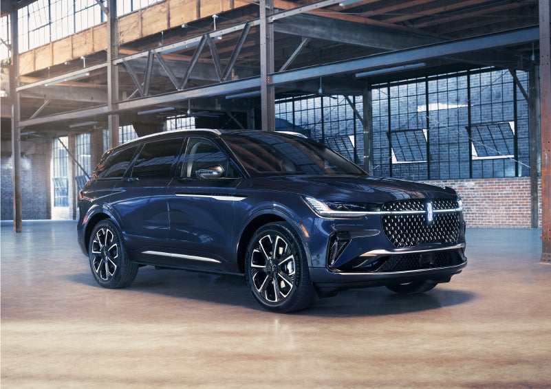 A 2024 Lincoln Nautilus® SUV is parked in an industrial space. | Lincoln Demo 4 in Wooster OH