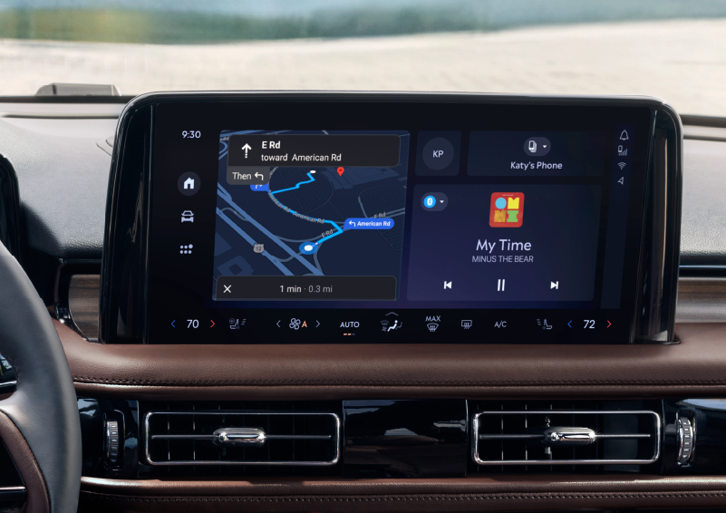 The 13.2-inch LCD touchscreen is showcased. | Lincoln Demo 4 in Derwood MD
